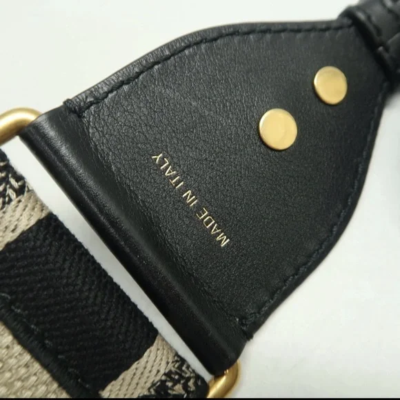 Christian Dior: Medium Navy Oblique Saddle Bag w/ extra strap *AUTHENTICATED* - Picture 15 of 15